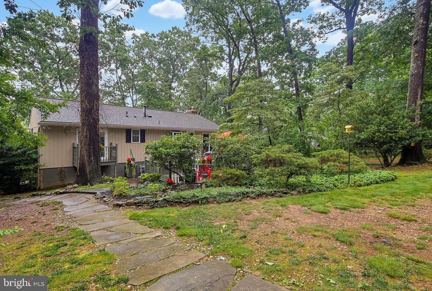 605 East Court photo 38