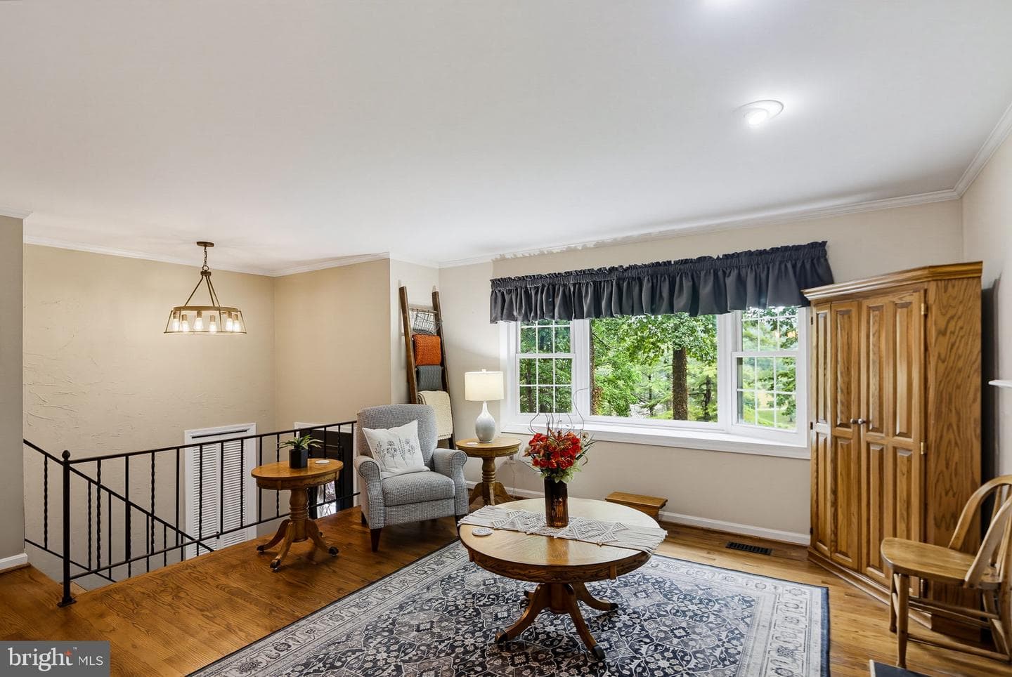 605 East Court photo 4