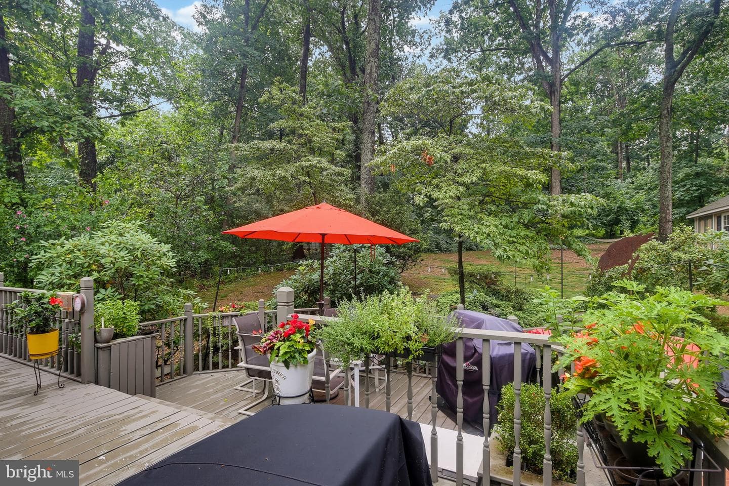 605 East Court photo 40
