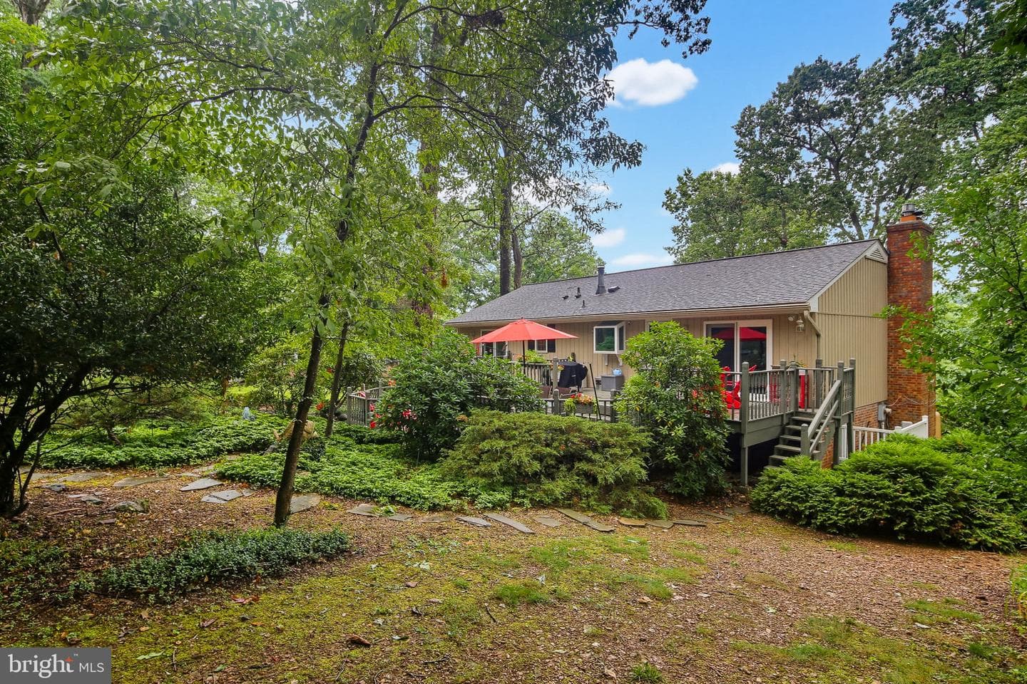605 East Court photo 44