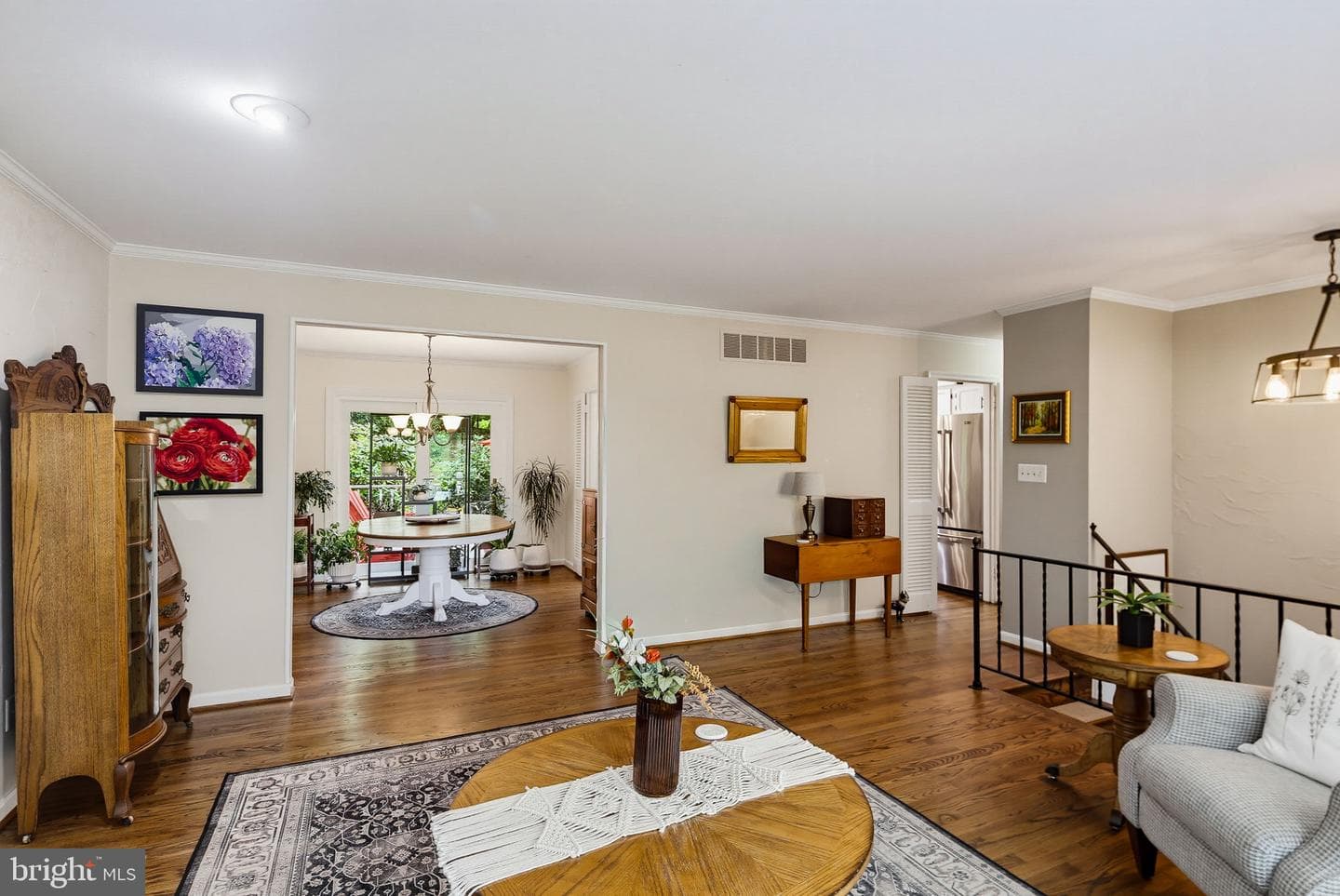 605 East Court photo 5