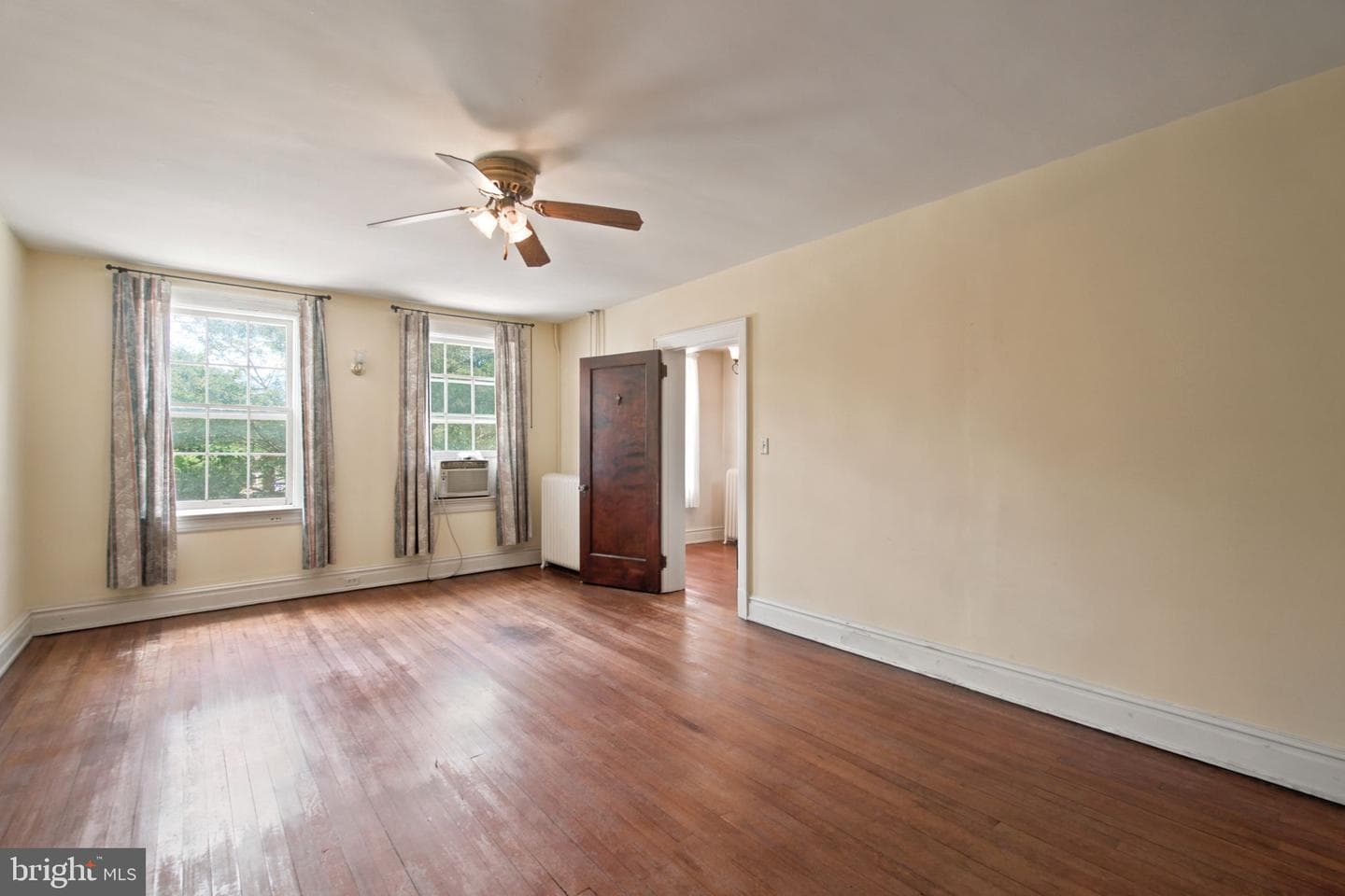 112 E Main Street photo 21