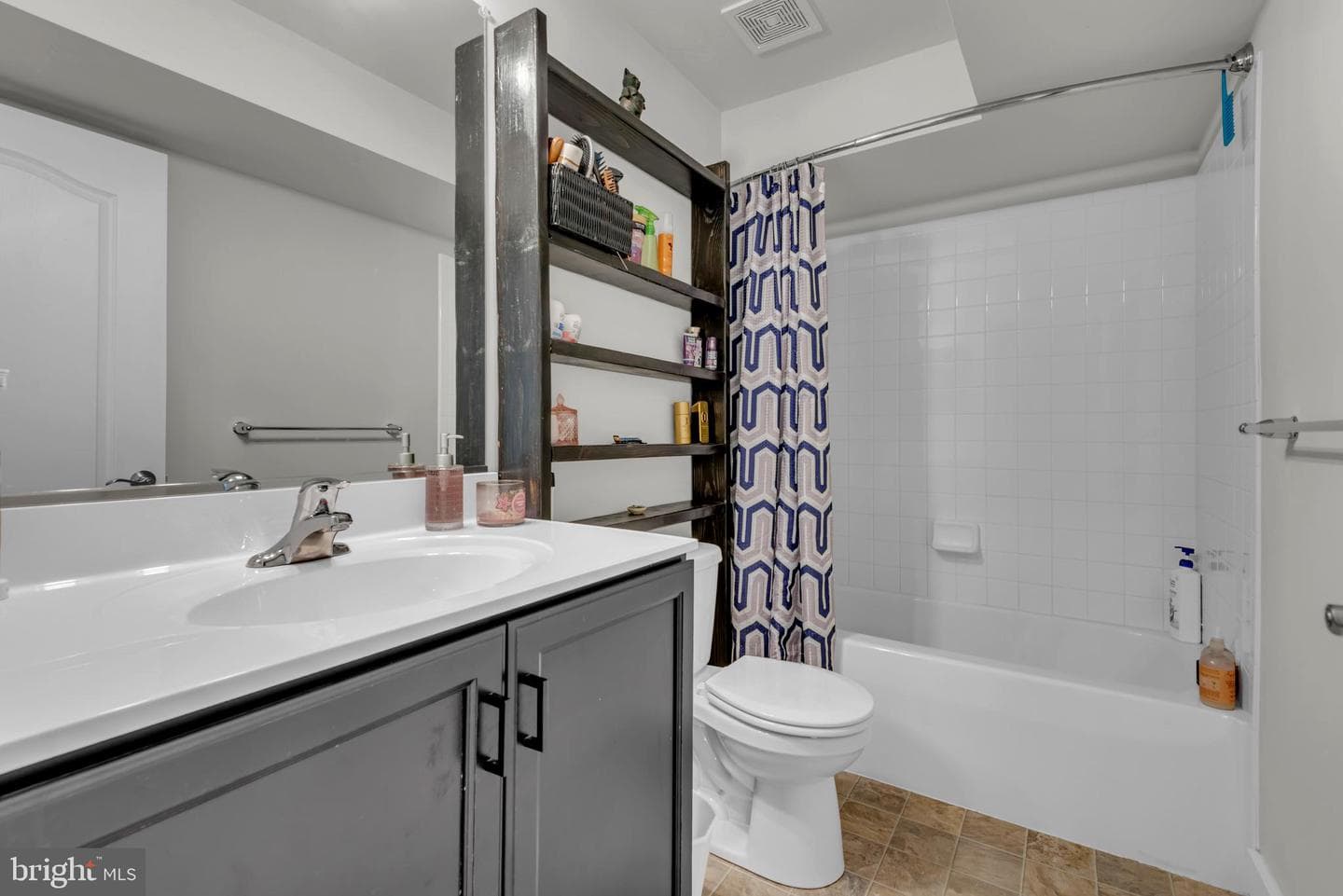2820 Town View Circle photo 36