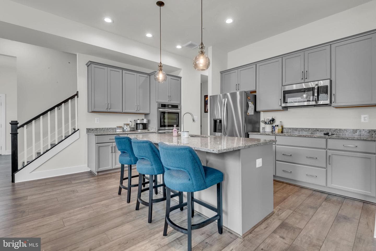 2820 Town View Circle photo 6