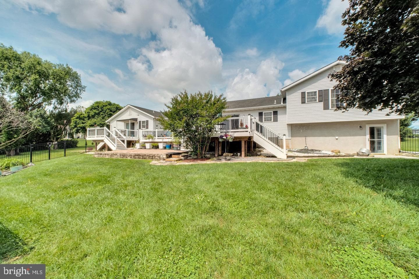 1423 Hallowell Lane photo 3
