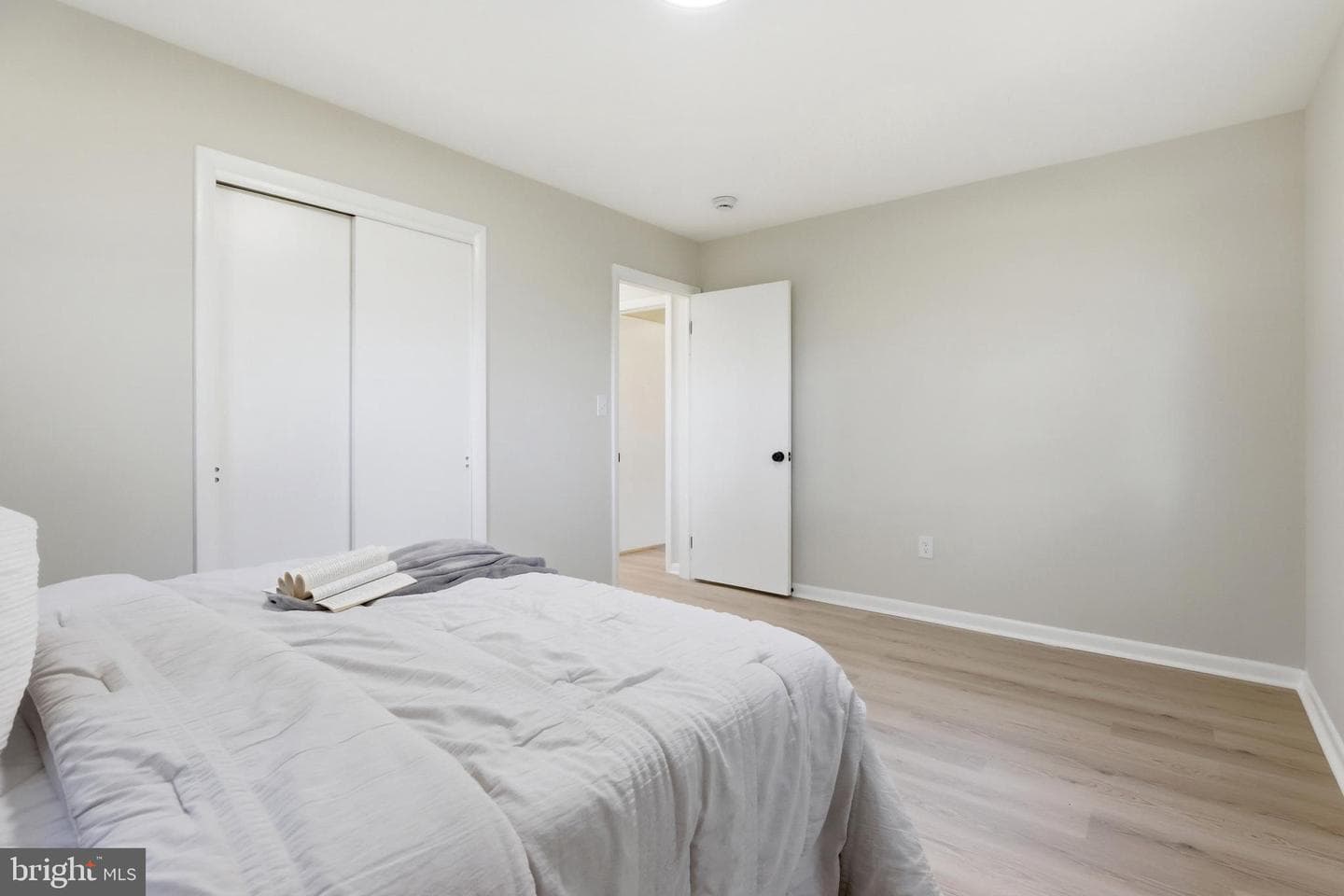 6330 Freedom Avenue photo 23