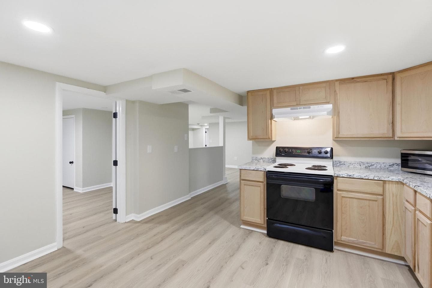6330 Freedom Avenue photo 28