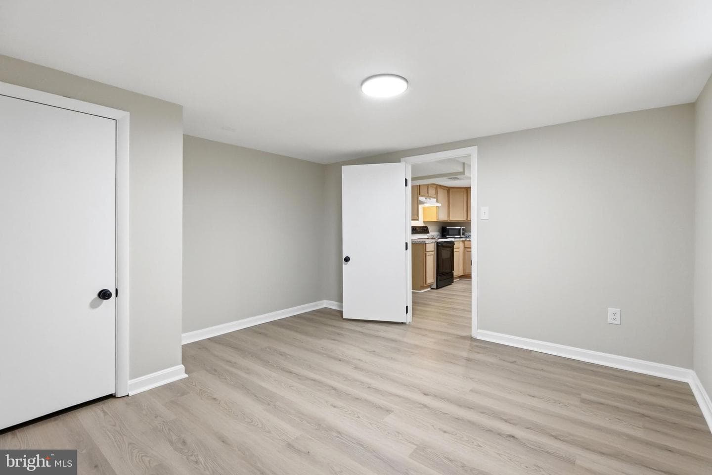 6330 Freedom Avenue photo 29