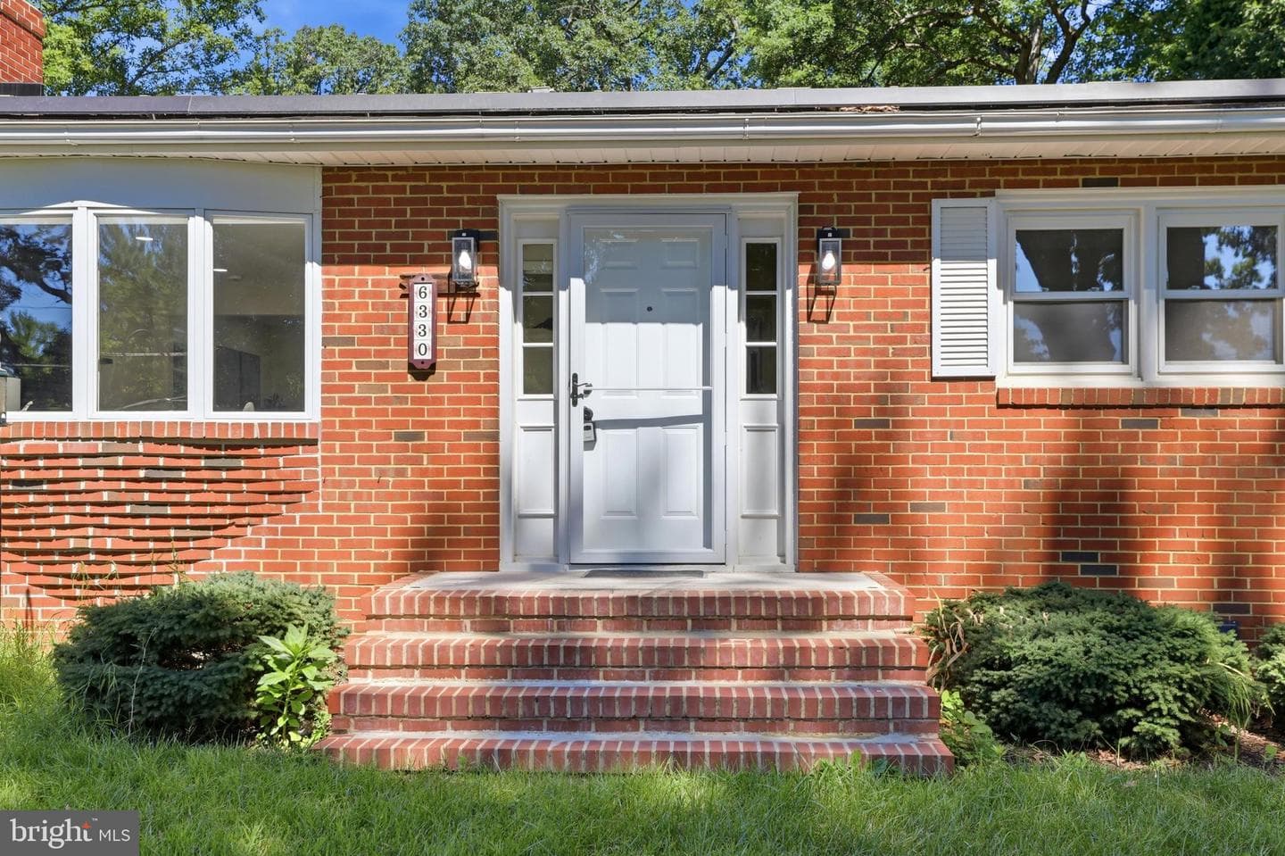 6330 Freedom Avenue photo 3