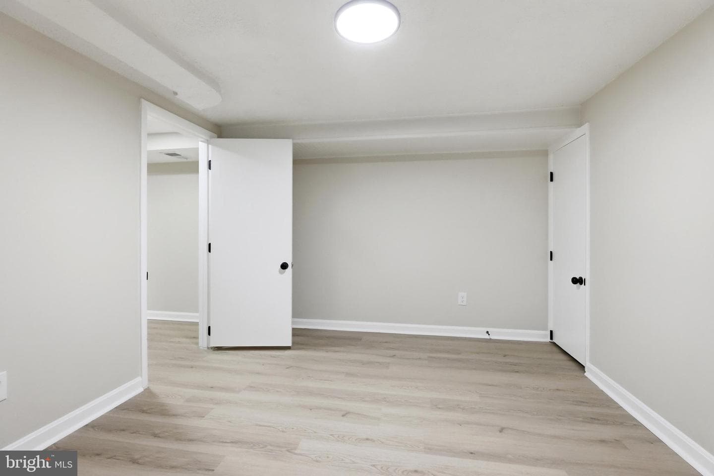 6330 Freedom Avenue photo 30