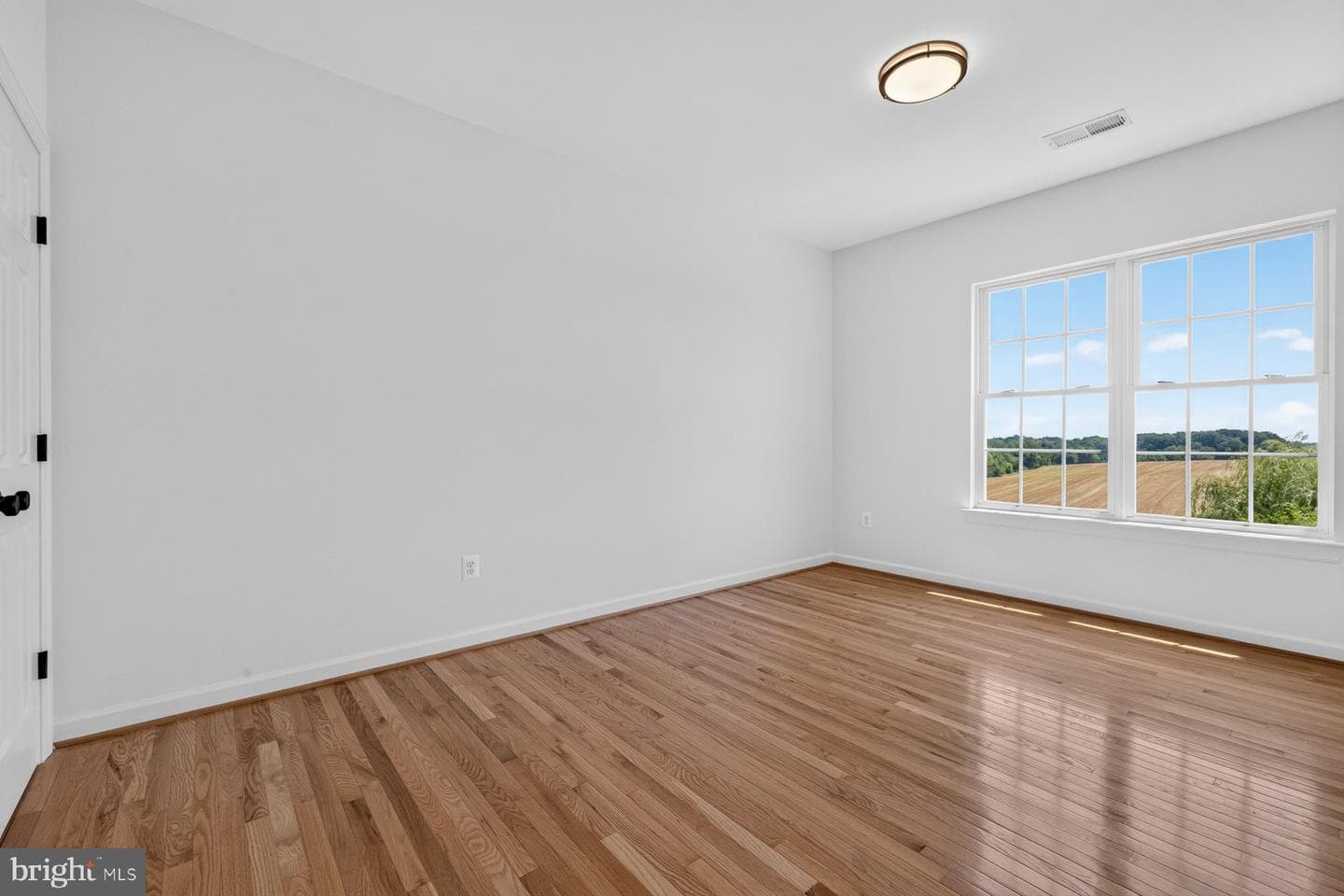 5891 Woodbine Road photo 18