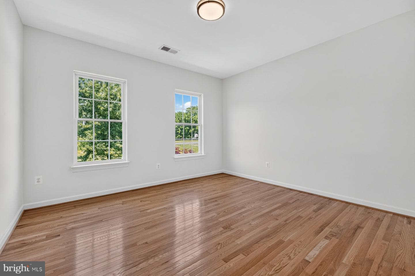 5891 Woodbine Road photo 20