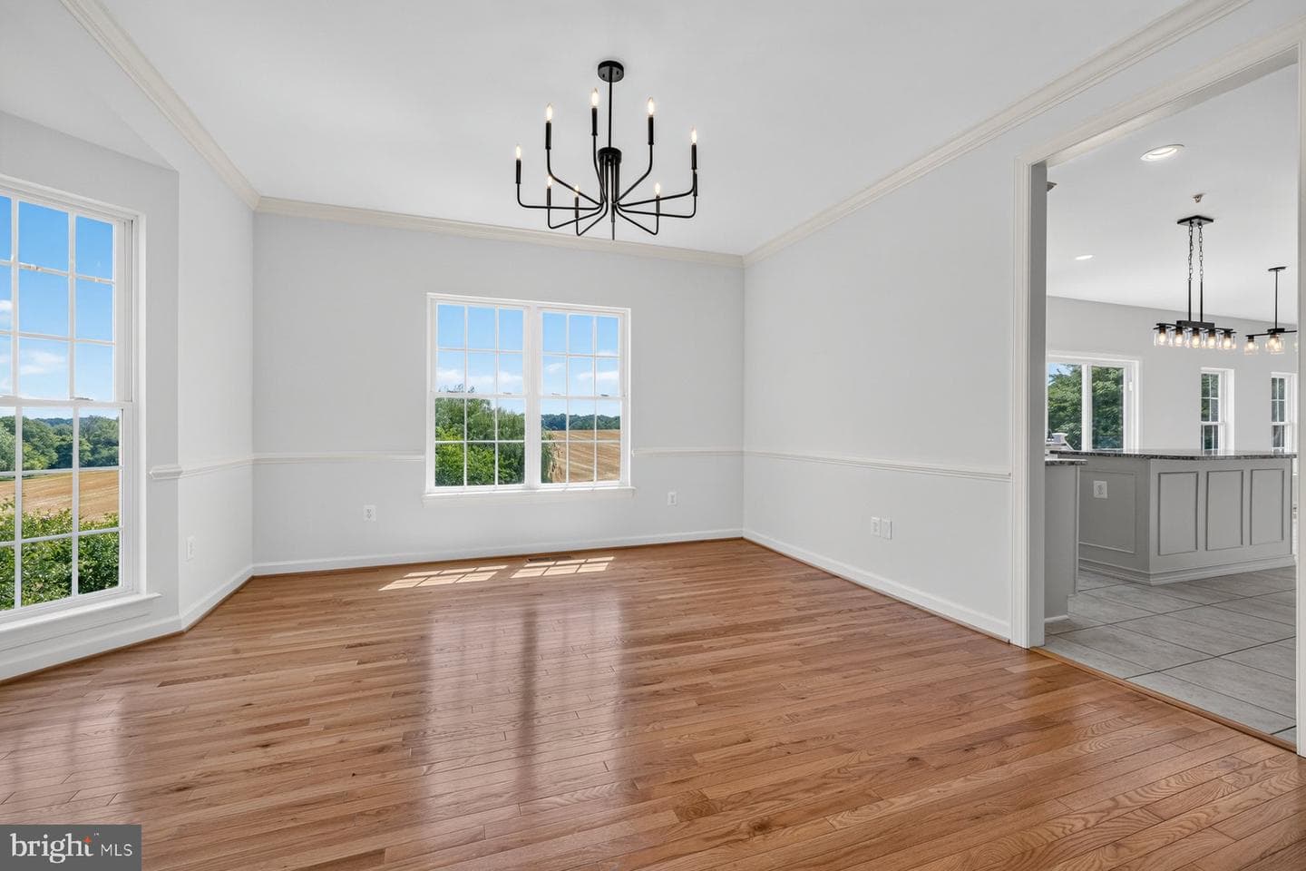 5891 Woodbine Road photo 9