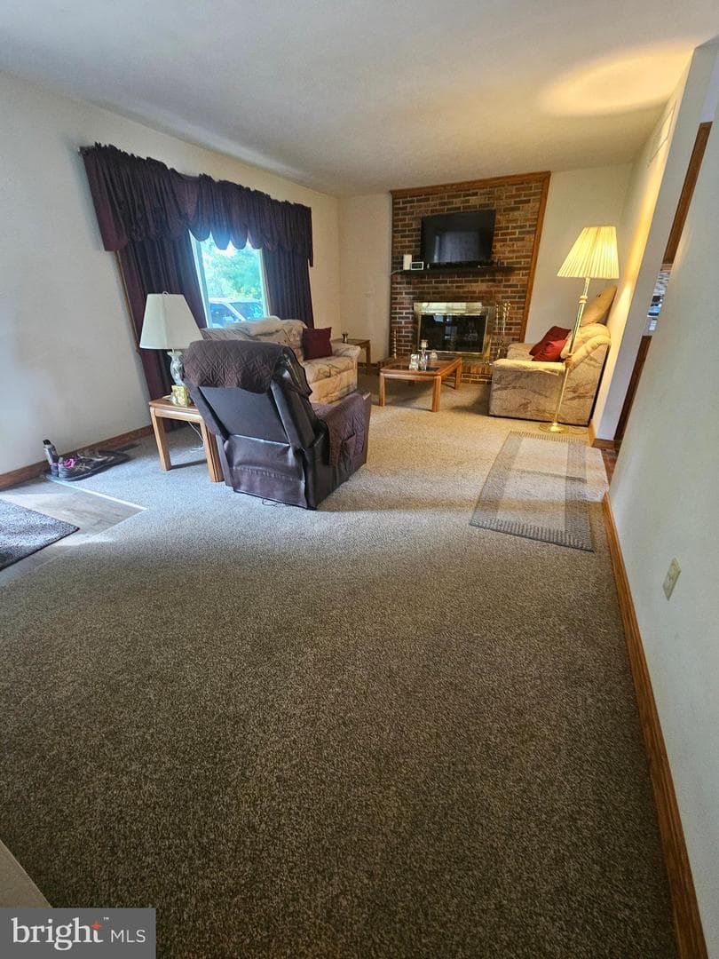 1497 Algonquin Court photo 5