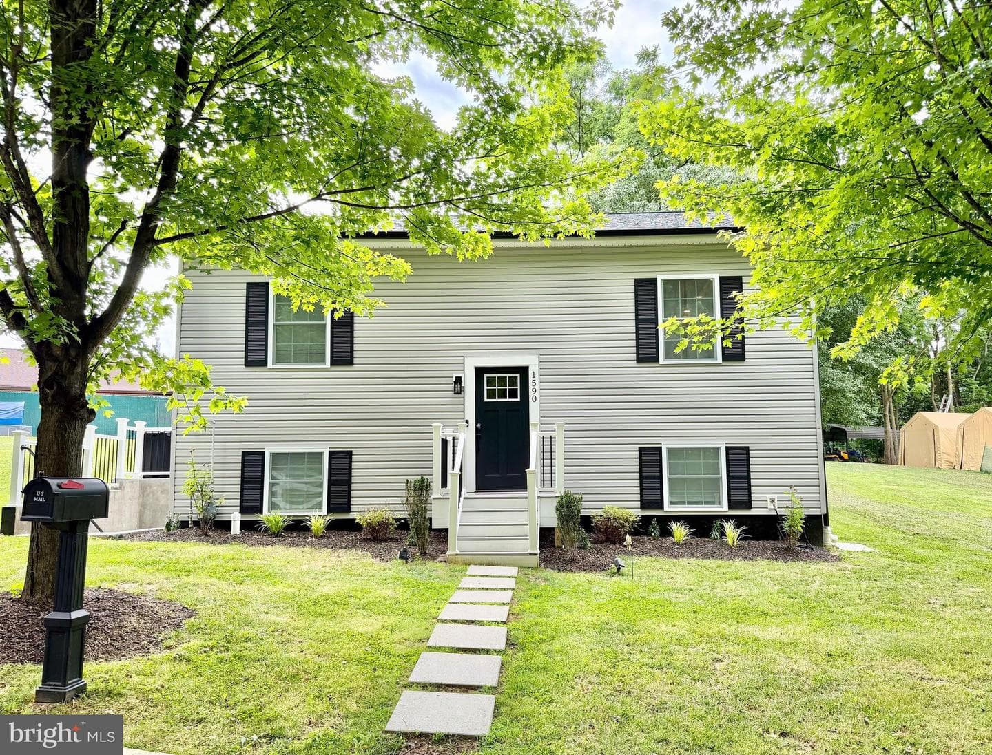 1590 Homeland Drive photo 1