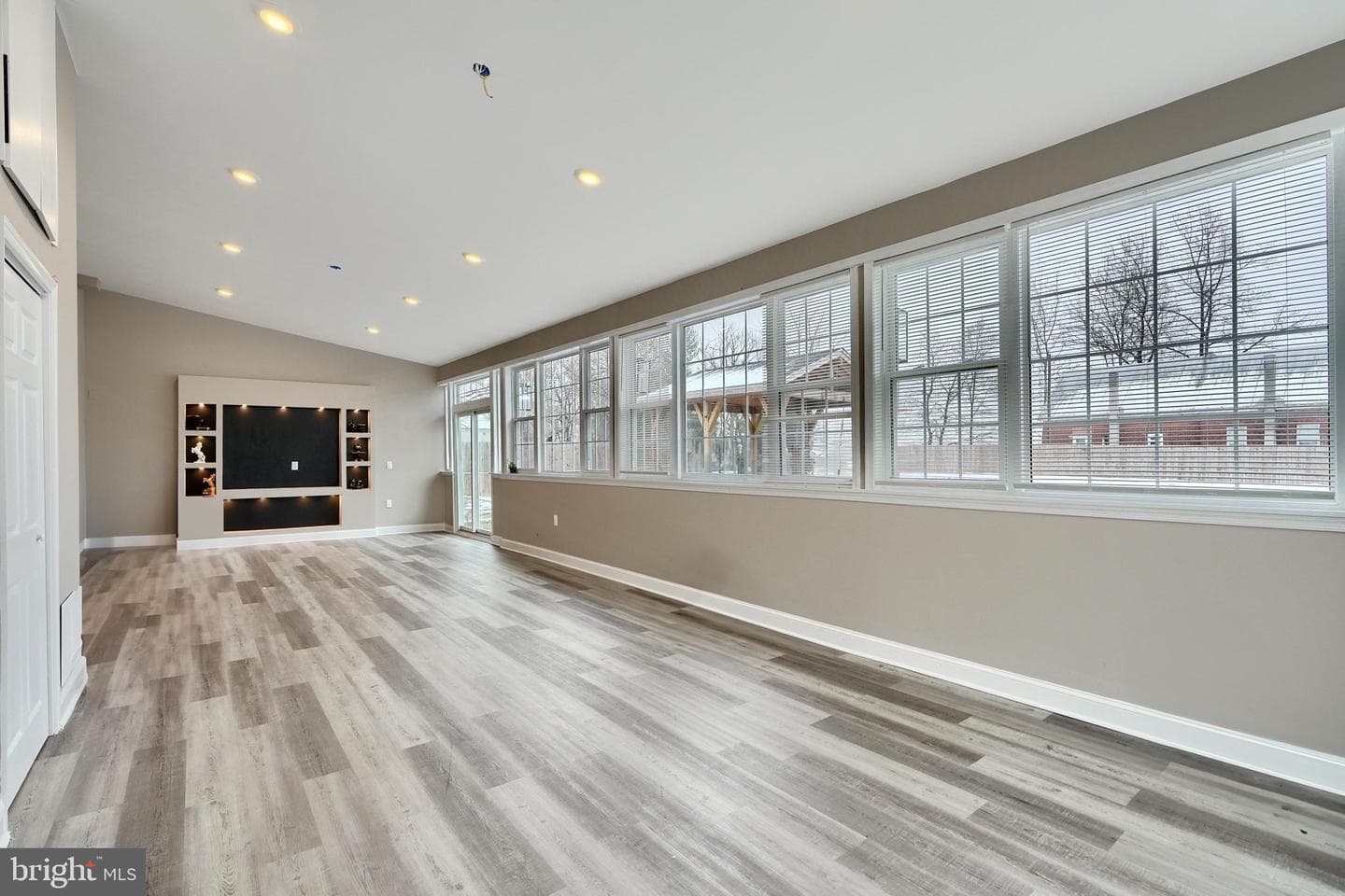 5021 Harney Road photo 32