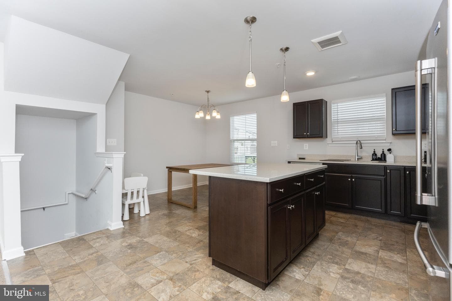 300 Carbine Street photo 6