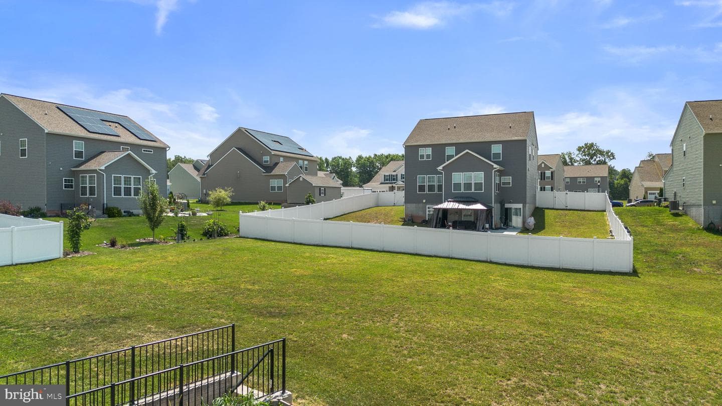 103 Wildflower Street photo 37