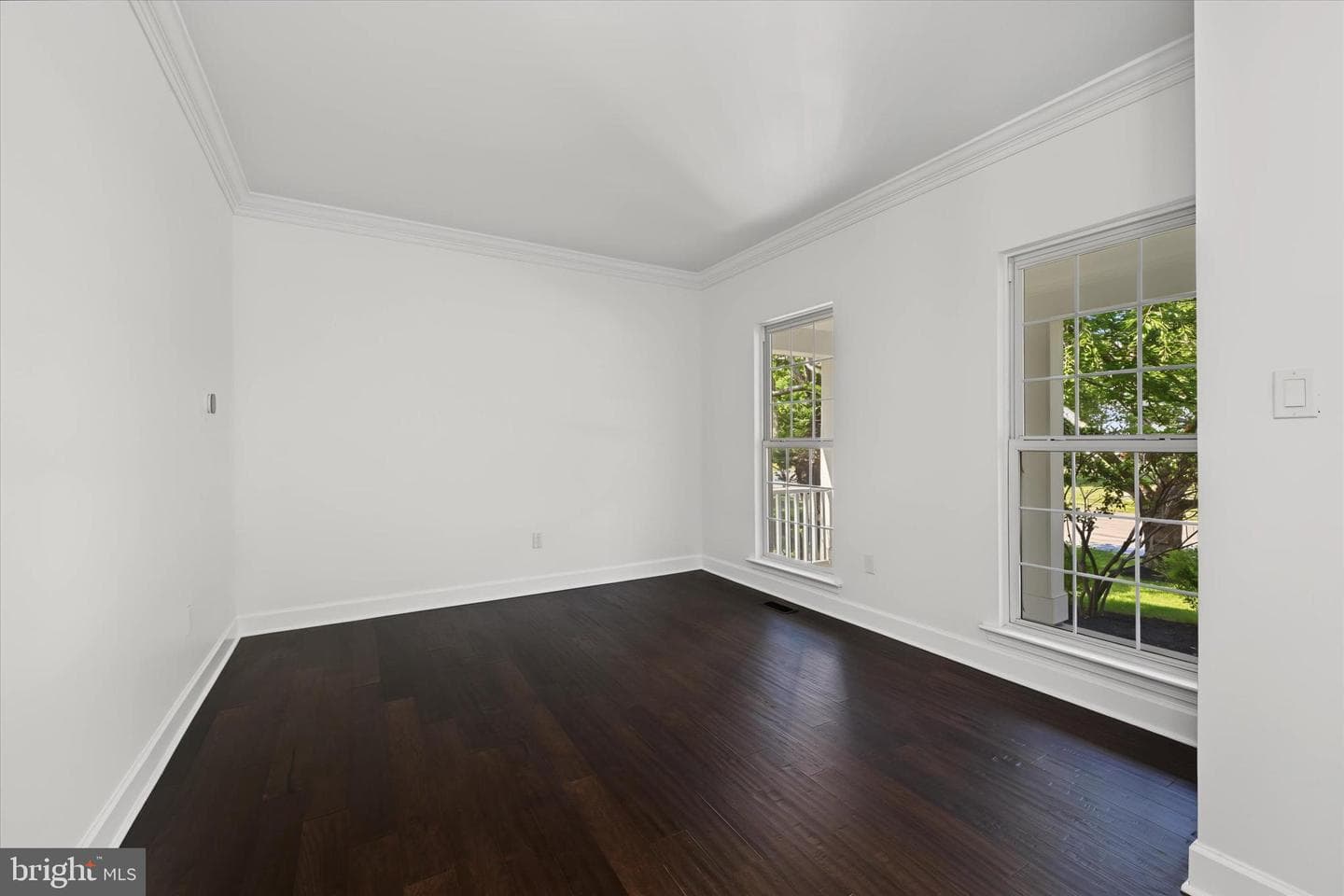 812 Caren Drive photo 6