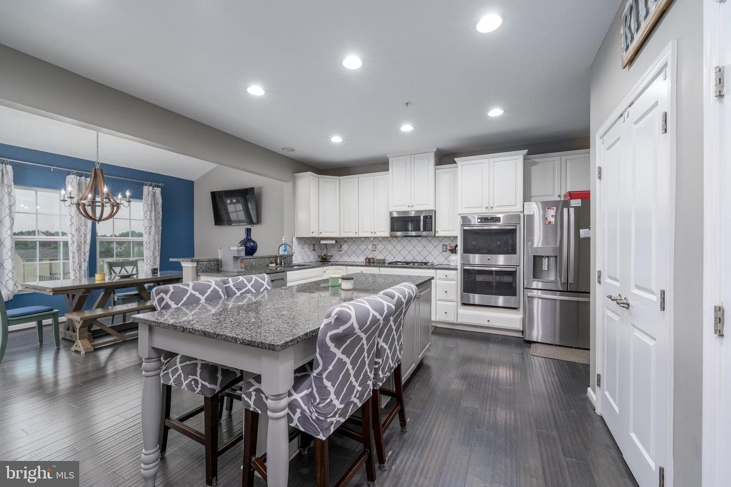 810 Amherst Lane photo 4
