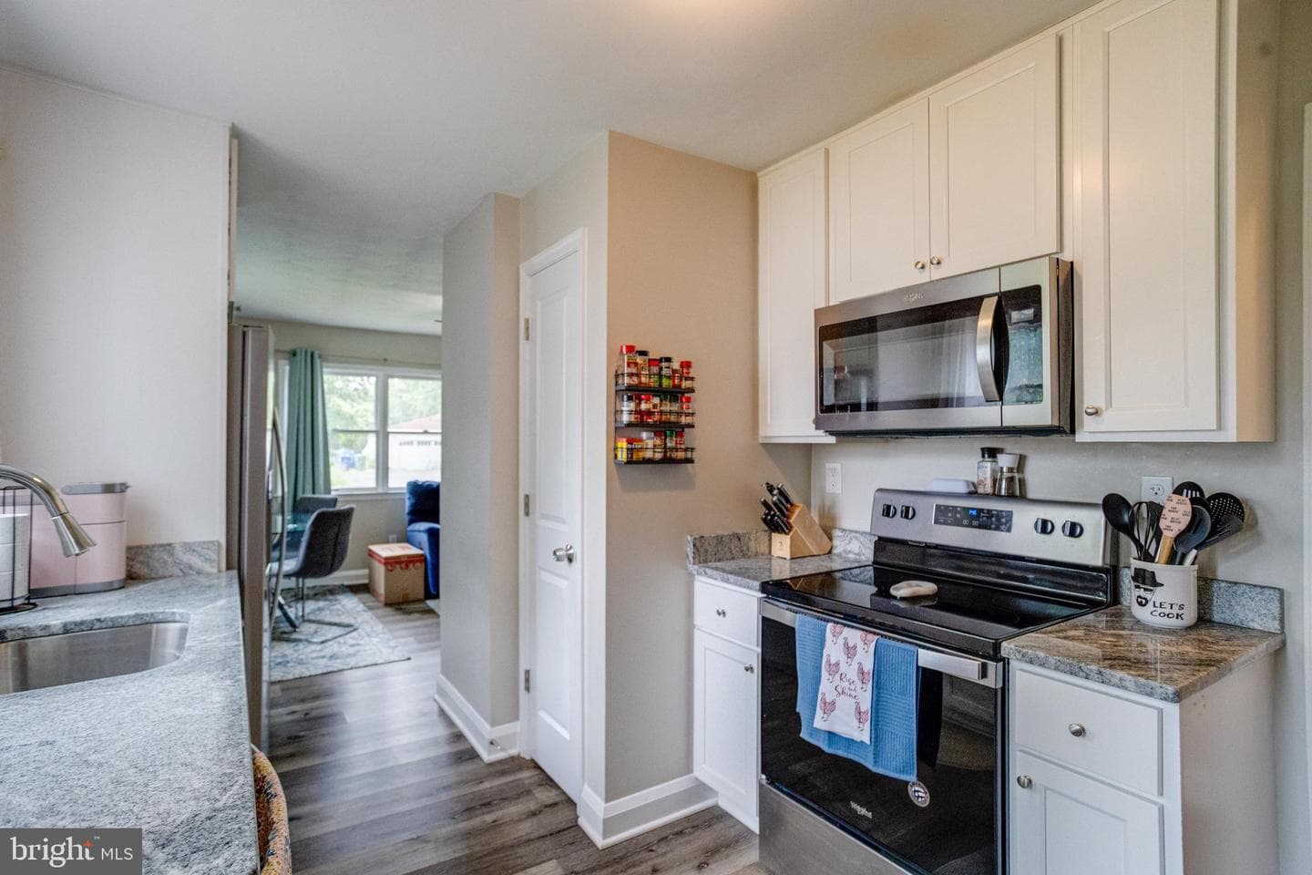 2552 Arthur Avenue photo 17