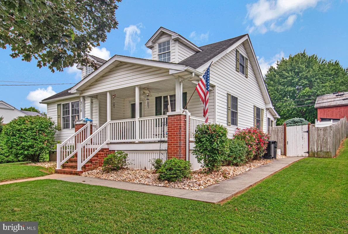 315 College Avenue photo 1
