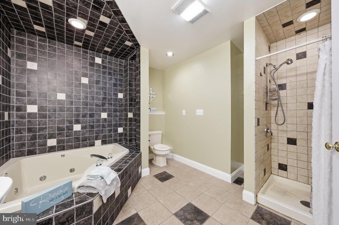 113 S Lightner Street photo 24
