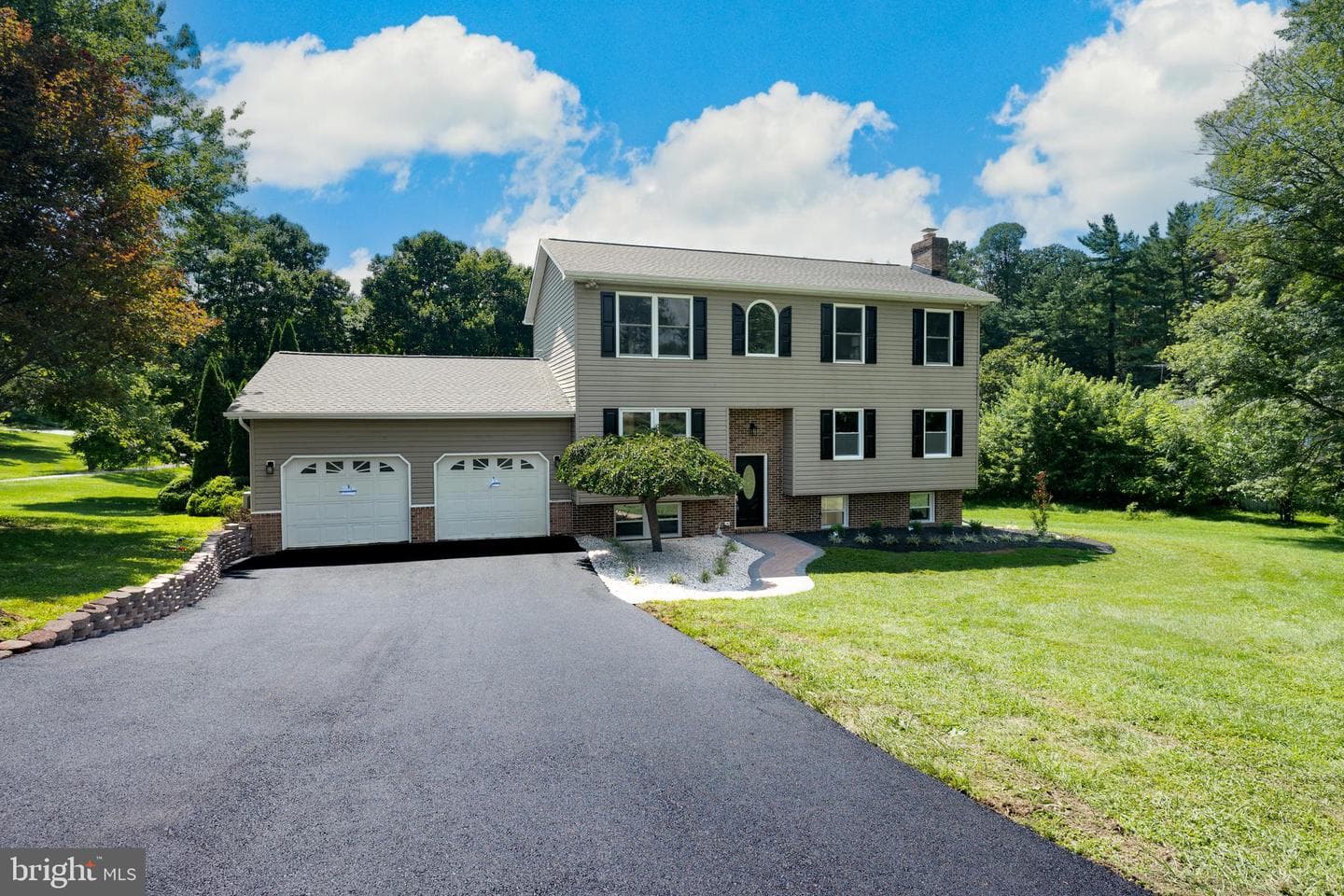 7000 Sheldon Lane photo 1