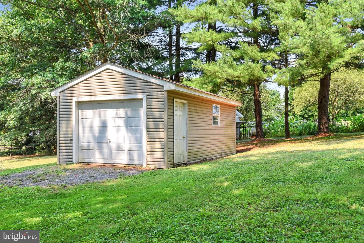 2504 Fairmount Road photo 24