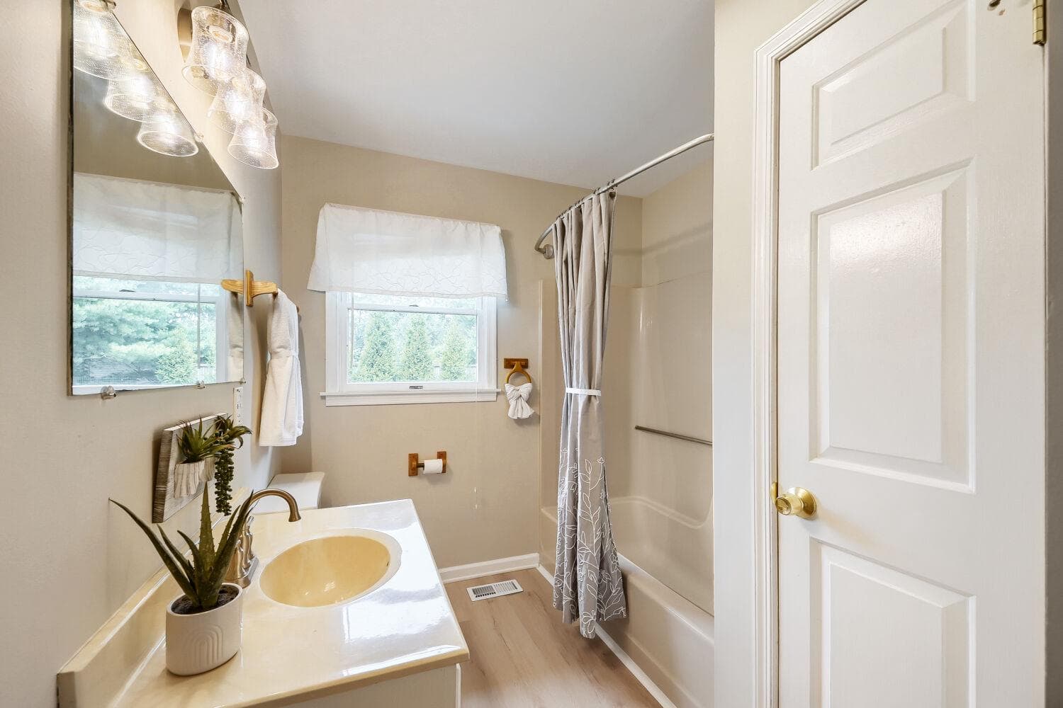 2216 Ridgemont Drive photo 12