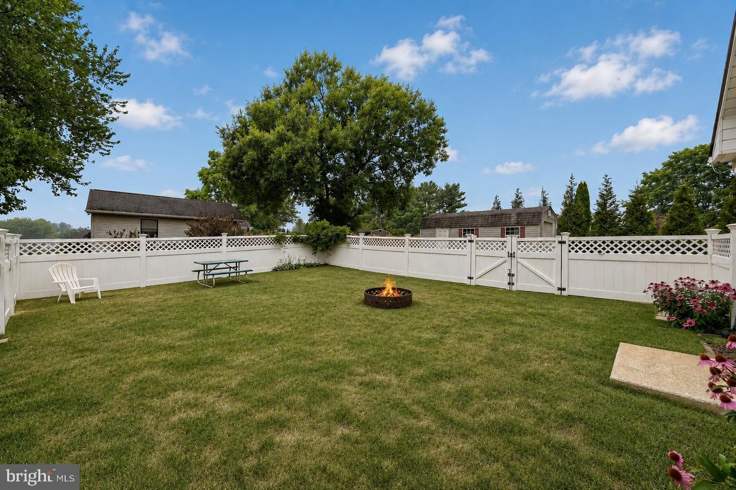 2216 Ridgemont Drive photo 24