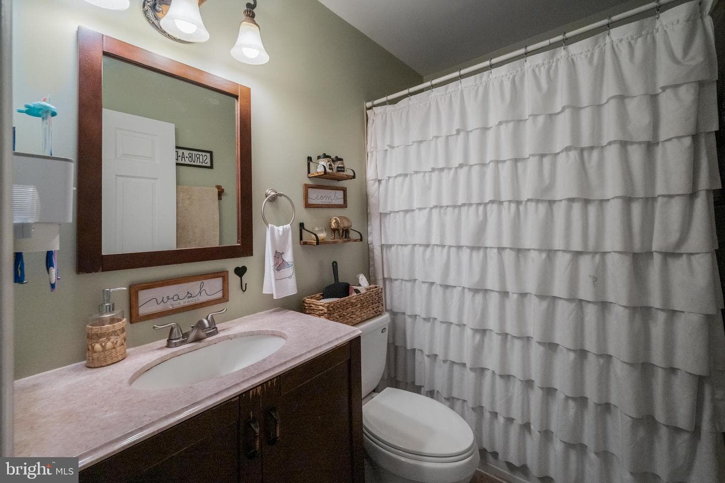 143 Grand Drive photo 16