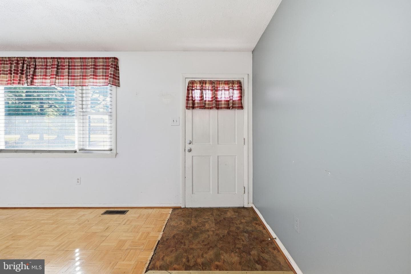 608 Oak Tree Road photo 20