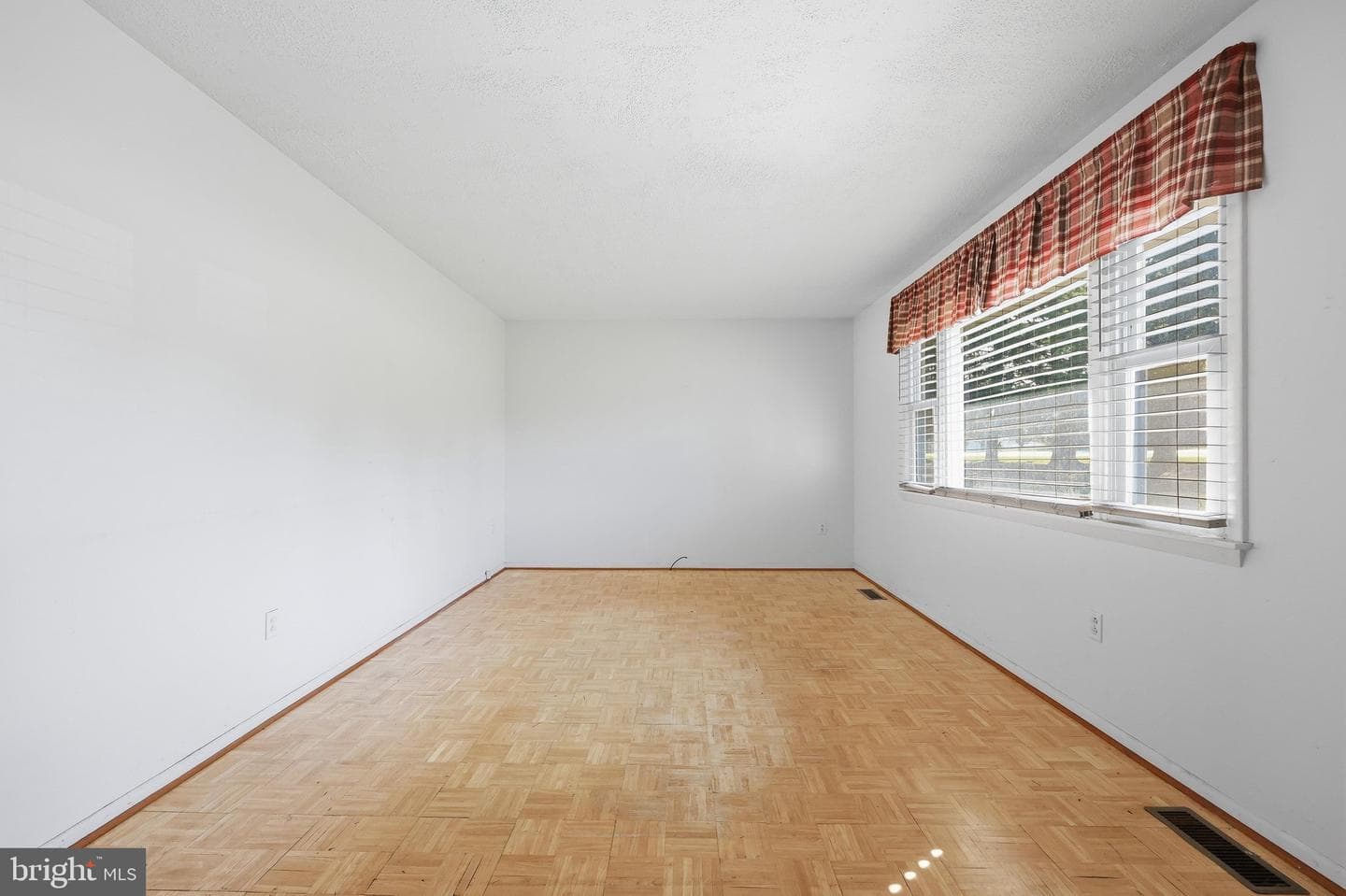608 Oak Tree Road photo 24