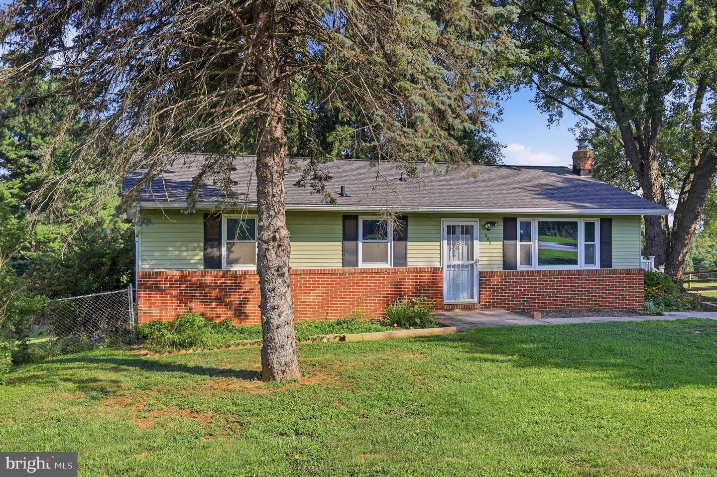 608 Oak Tree Road photo 3