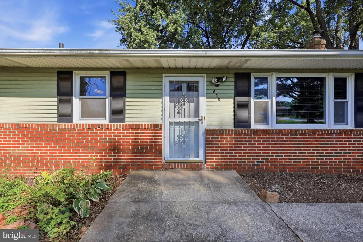 608 Oak Tree Road photo 4