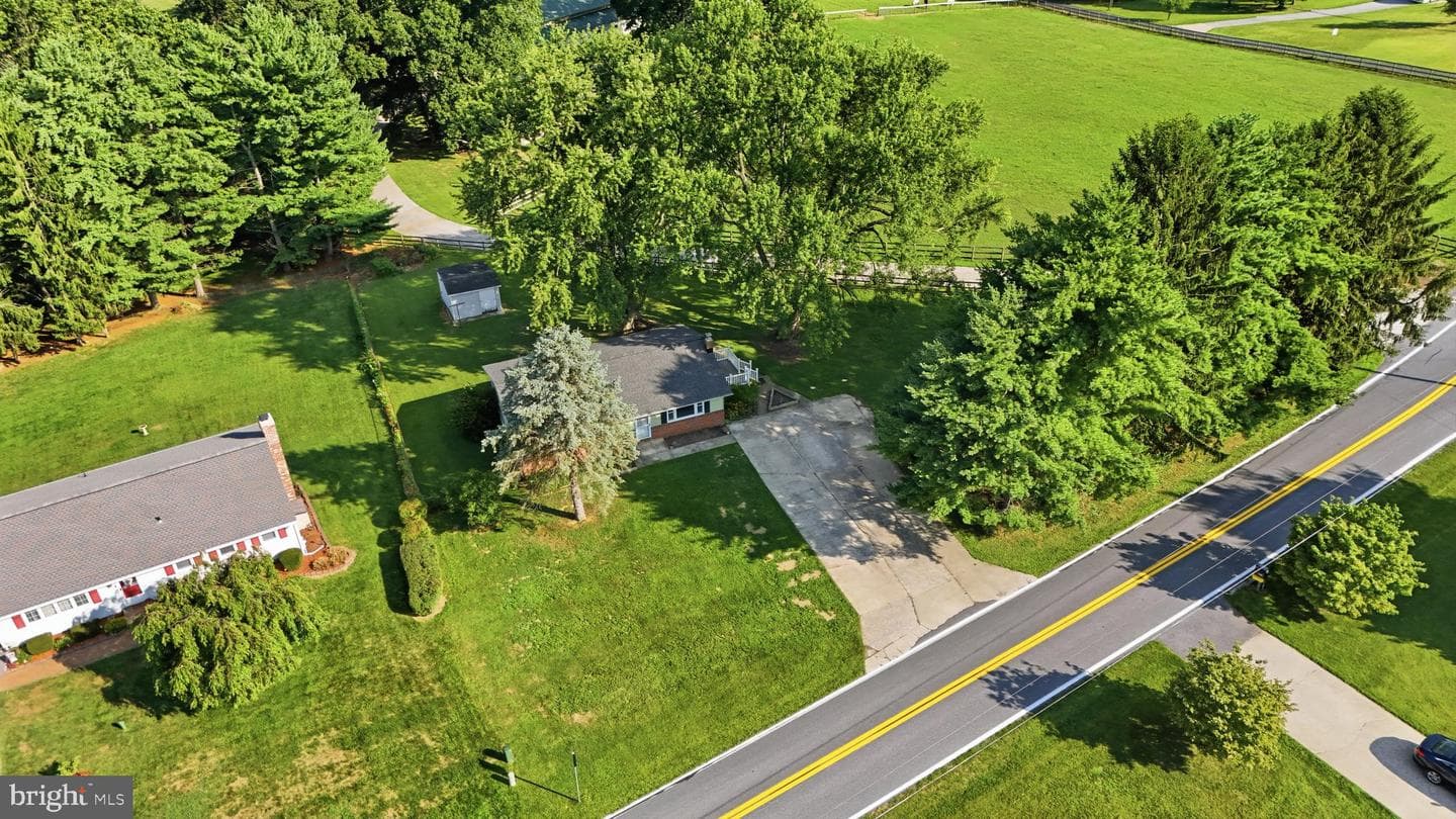 608 Oak Tree Road photo 5