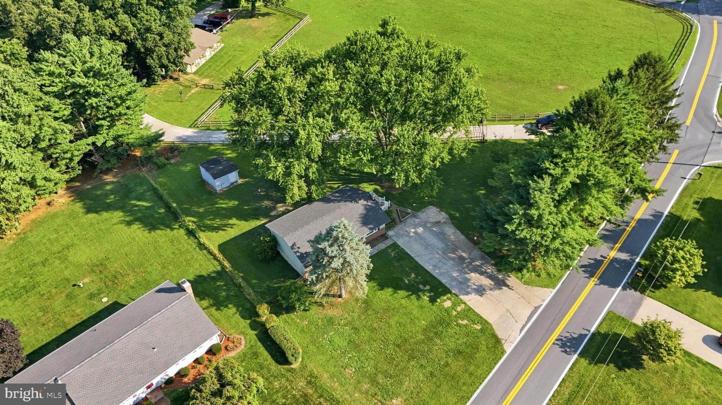 608 Oak Tree Road photo 7