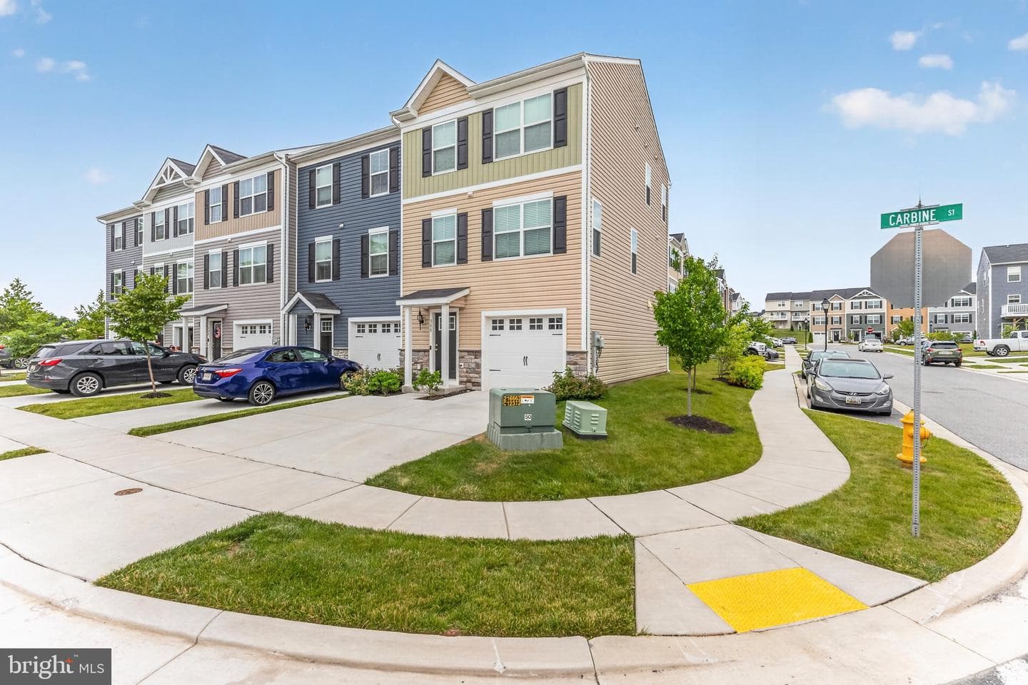 300 Carbine Street photo 1