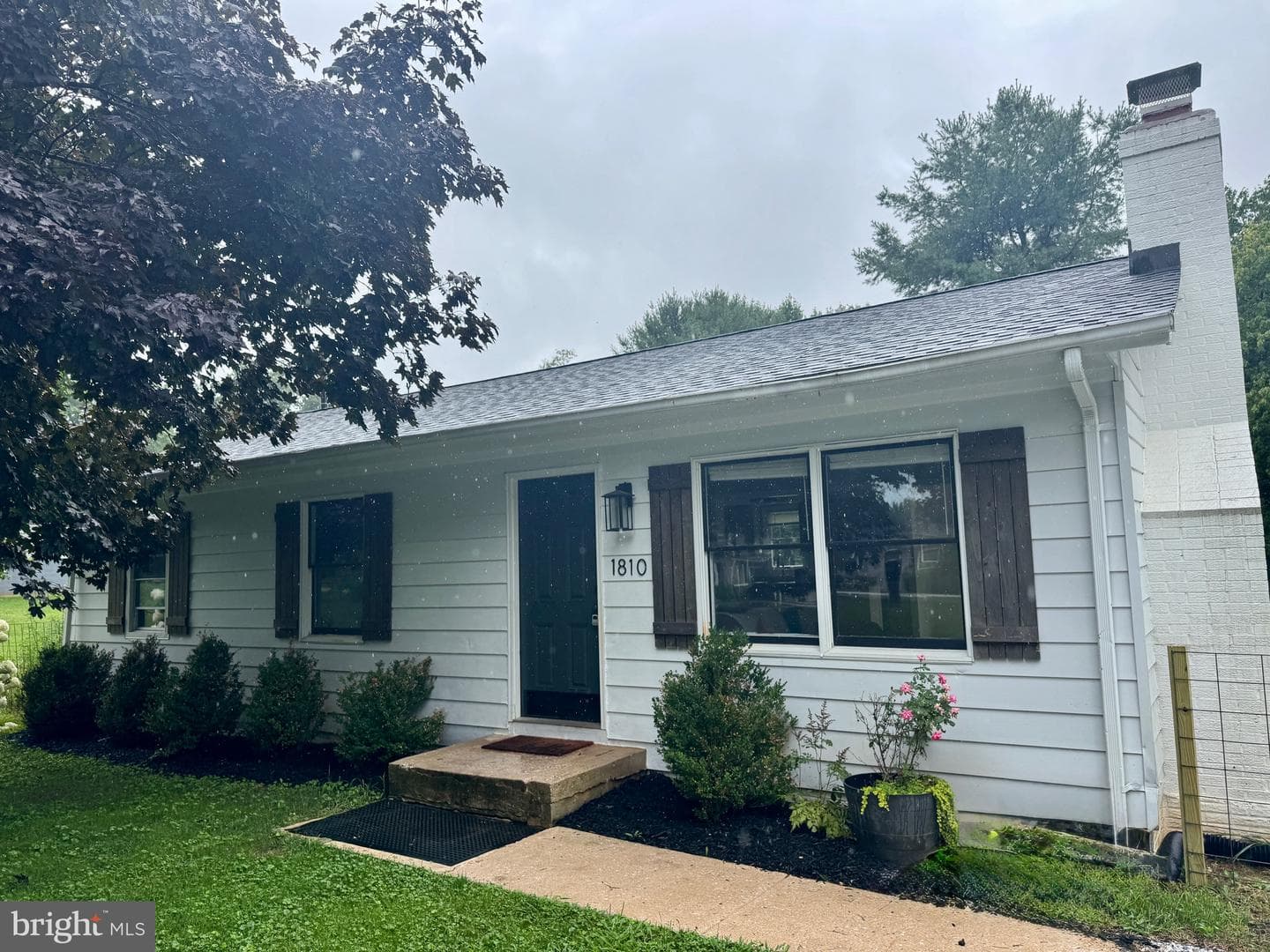 1810 Bloom Road photo 1