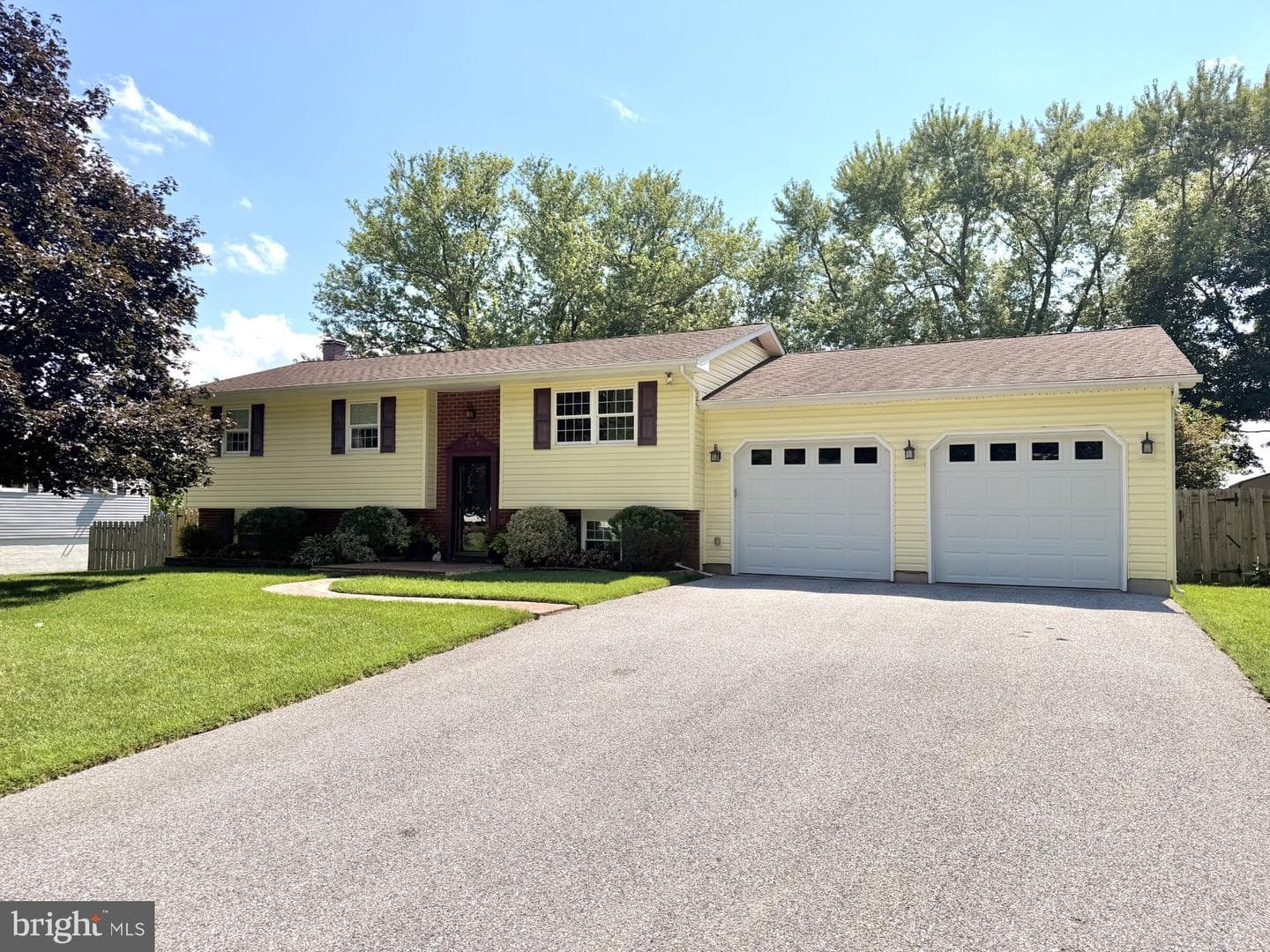 5902 Lawrence Drive photo 1