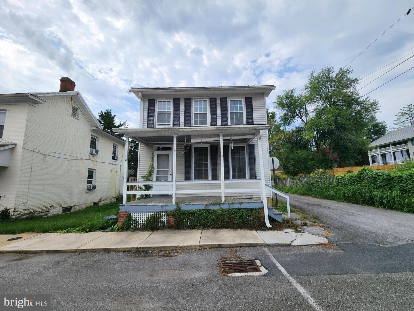 112 E Broadway Street photo 1