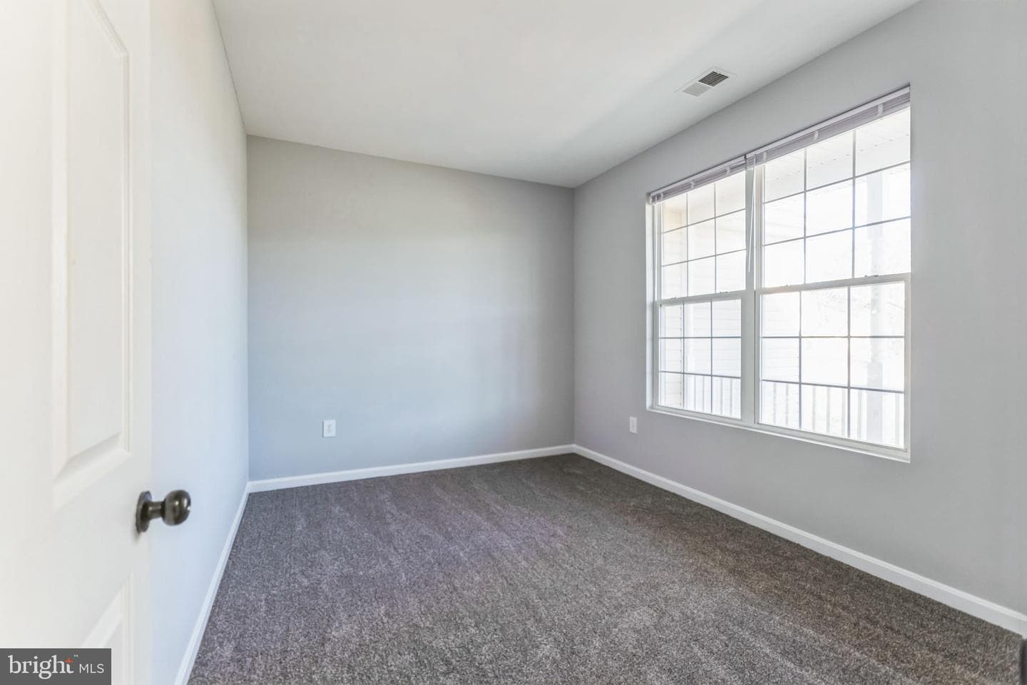 1520 Glasgow Street photo 12