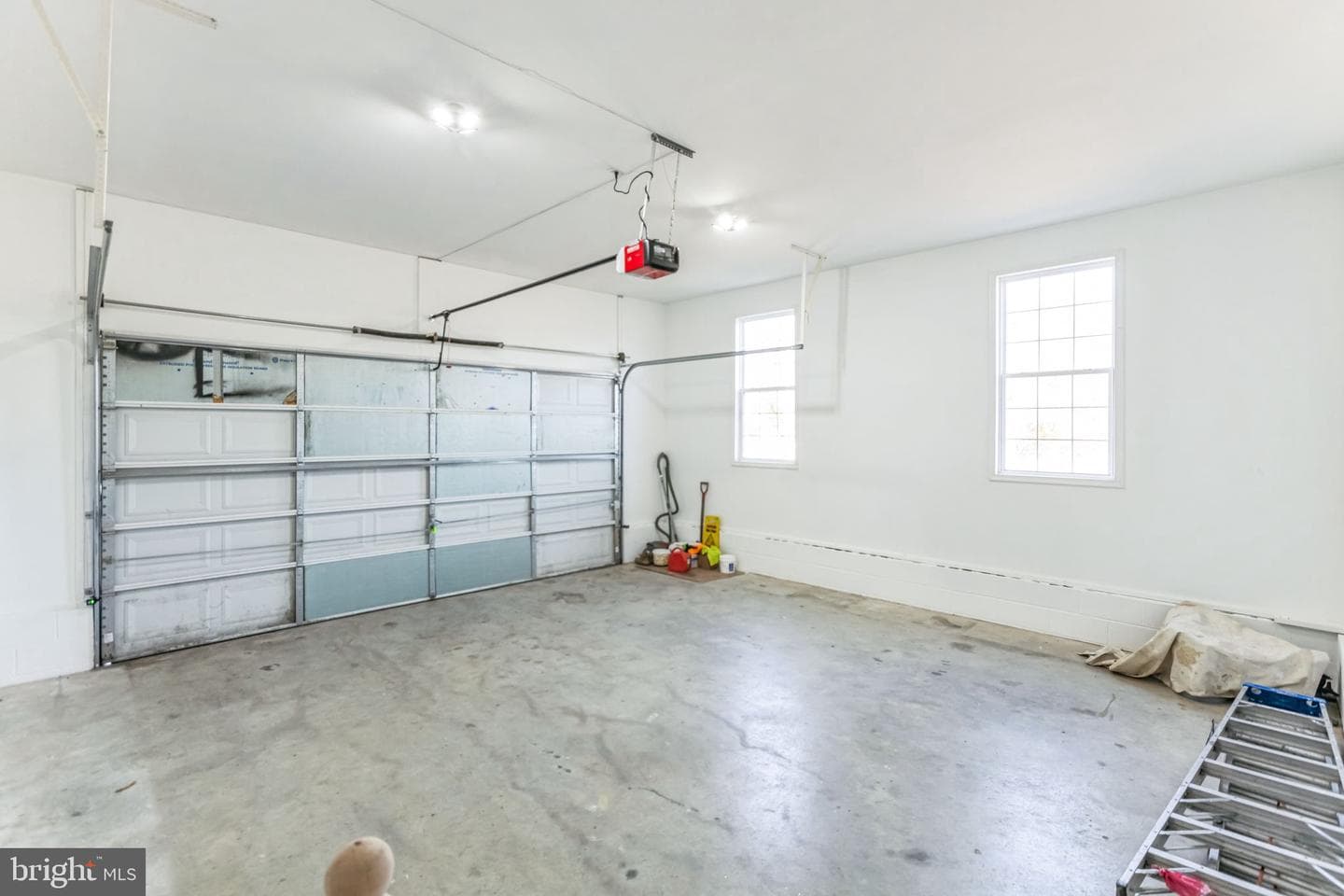 1520 Glasgow Street photo 29