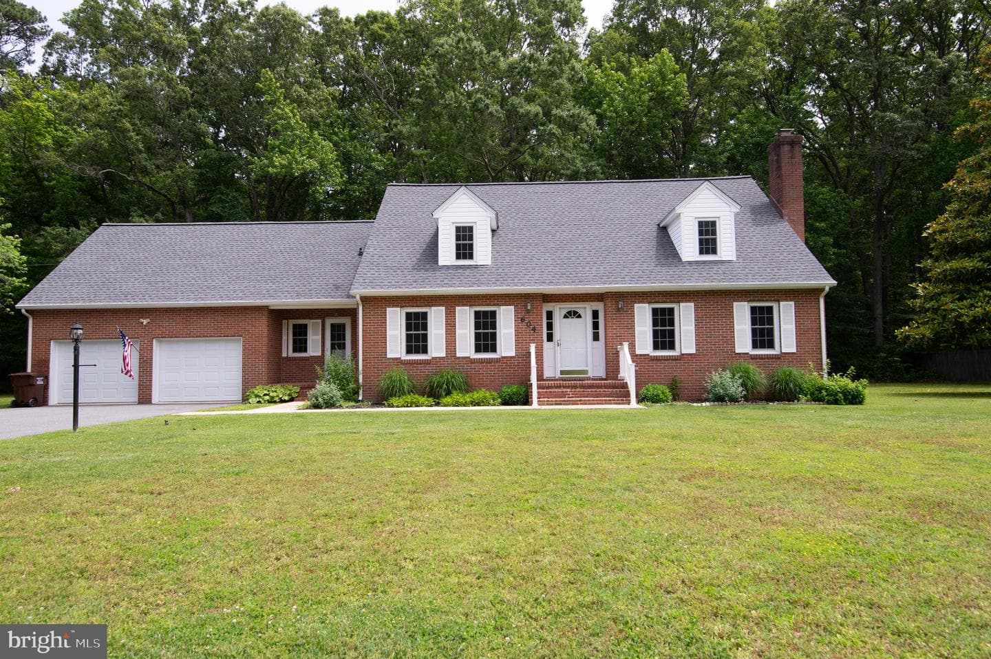 604 Edlon Park Drive photo 2