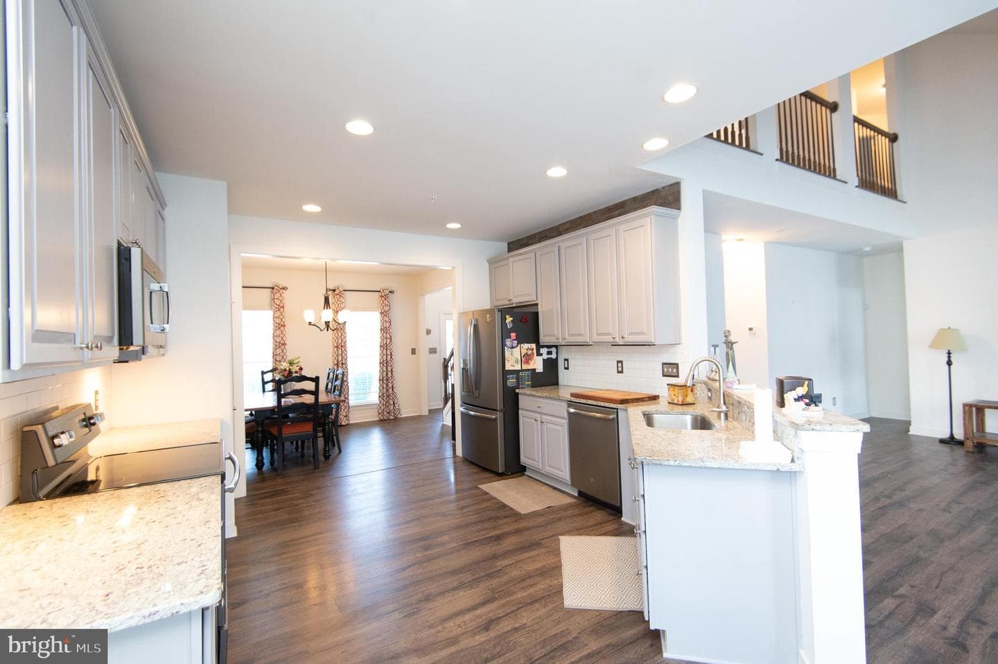304 Regulator Drive S photo 11
