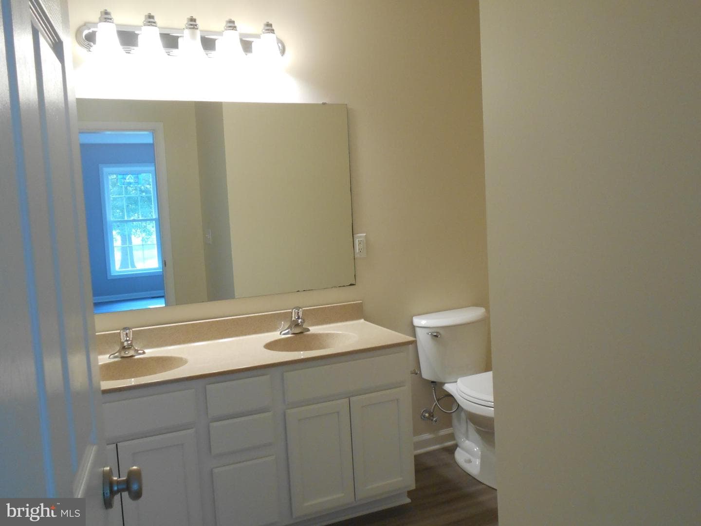 6271 Solomons Circle photo 13
