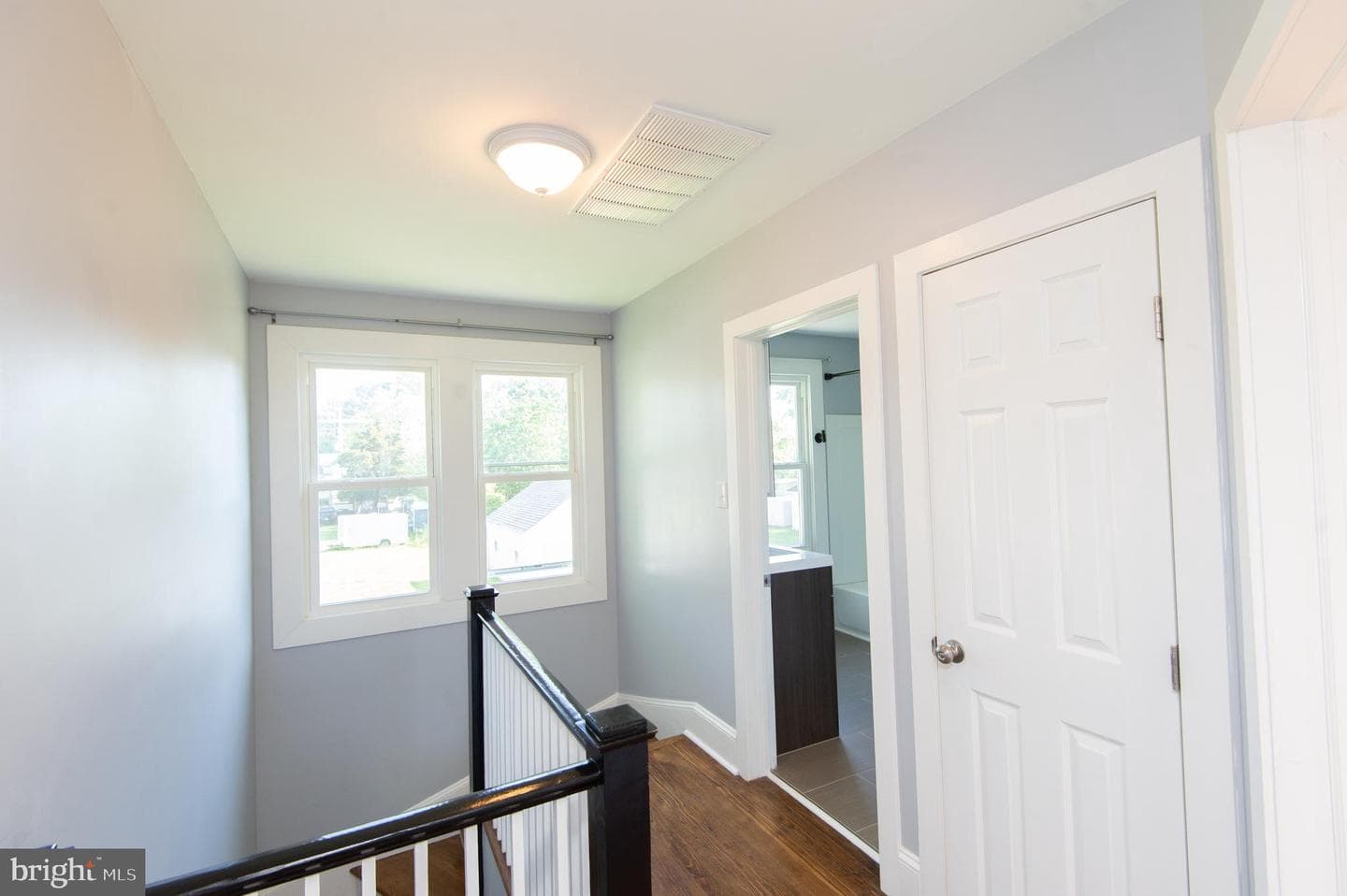 417 Bayly Avenue photo 19