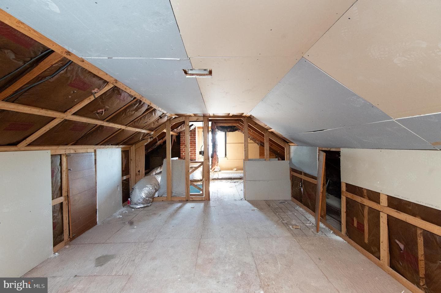 417 Bayly Avenue photo 35