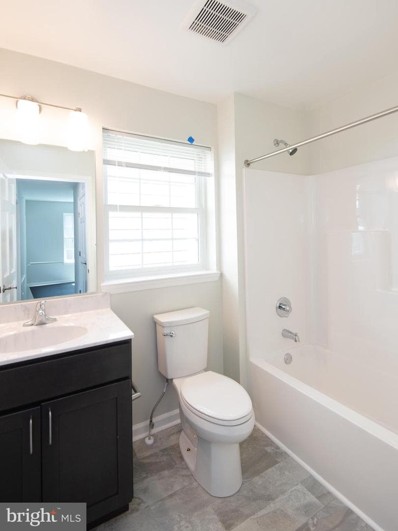636 Douglas Street photo 25